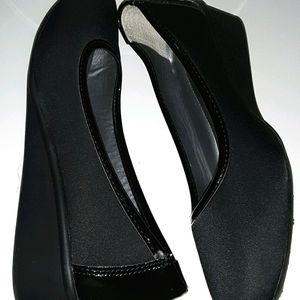 Rampage Wedged Flats